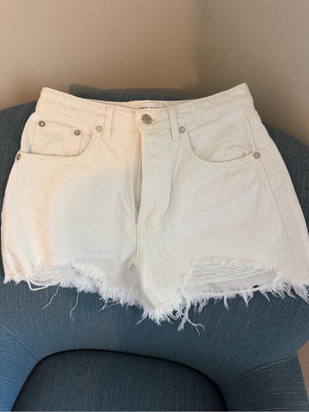 Zara White Distressed Denim Shorts